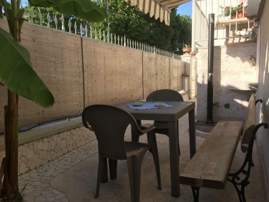 ヴァダLa Casa Di Rosi Al Mareアパートメント エクステリア 写真