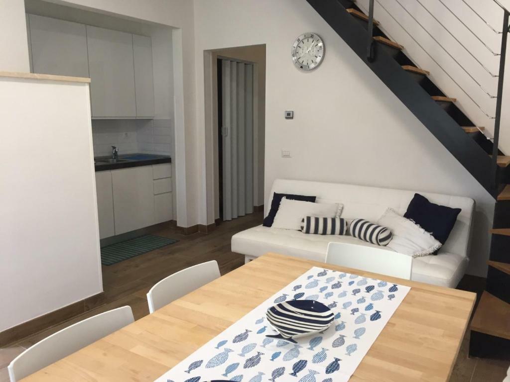 ヴァダLa Casa Di Rosi Al Mareアパートメント エクステリア 写真